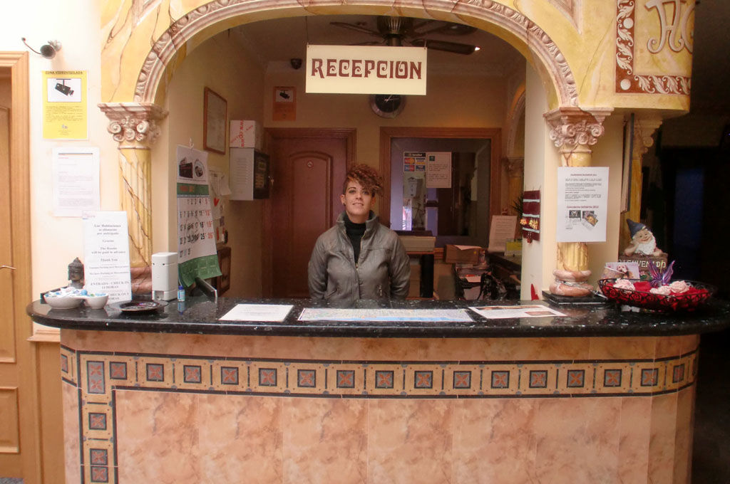 Agur Hotel 2*